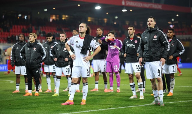 开云首页APP-沮丧的法兰克福球员深度剖析