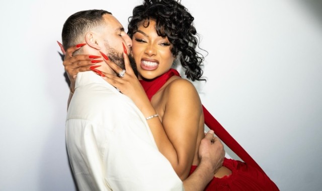 开云平台中国-克莱这能忍？马冬梅大秀透视装 风光一览无遗🥵