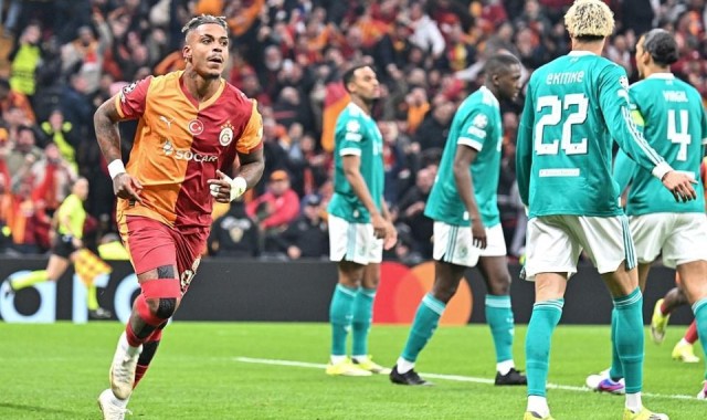 失先机！利物浦欧冠0-1土超豪门 双方各有1球被吹 埃基蒂克失单刀